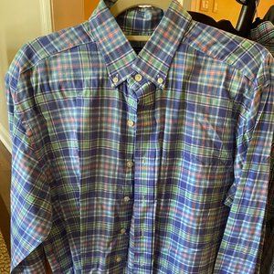 Vineyard Vines button down shirt